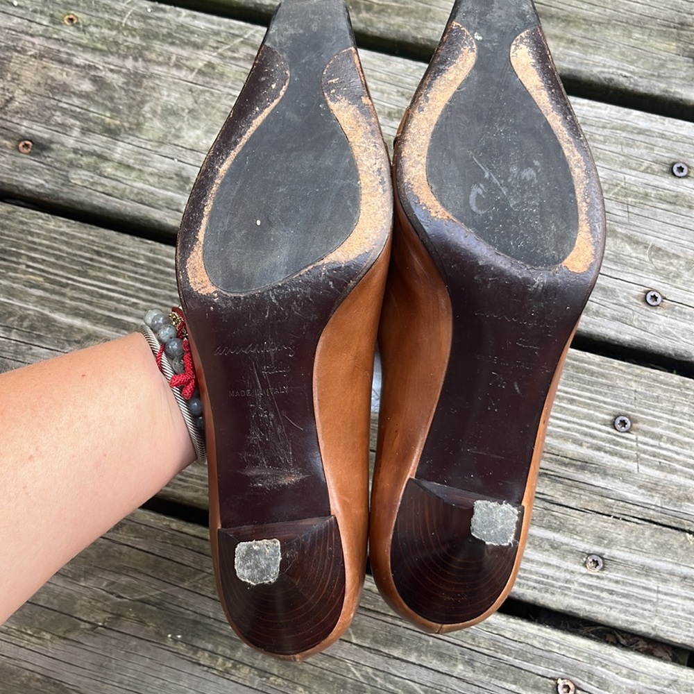 Vintage Brown Leather Square-Toe Pumps - Picture 4 of 4